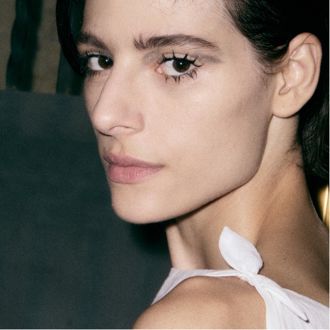How To Blush Basics Natural vs Pop of Color Bobbi Brown Cosmetics